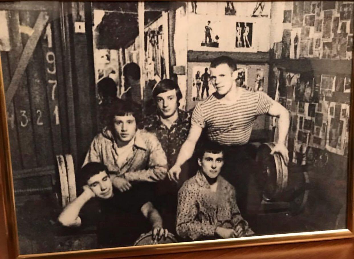 Олар оның волосатые письки аққұба ананы трахает