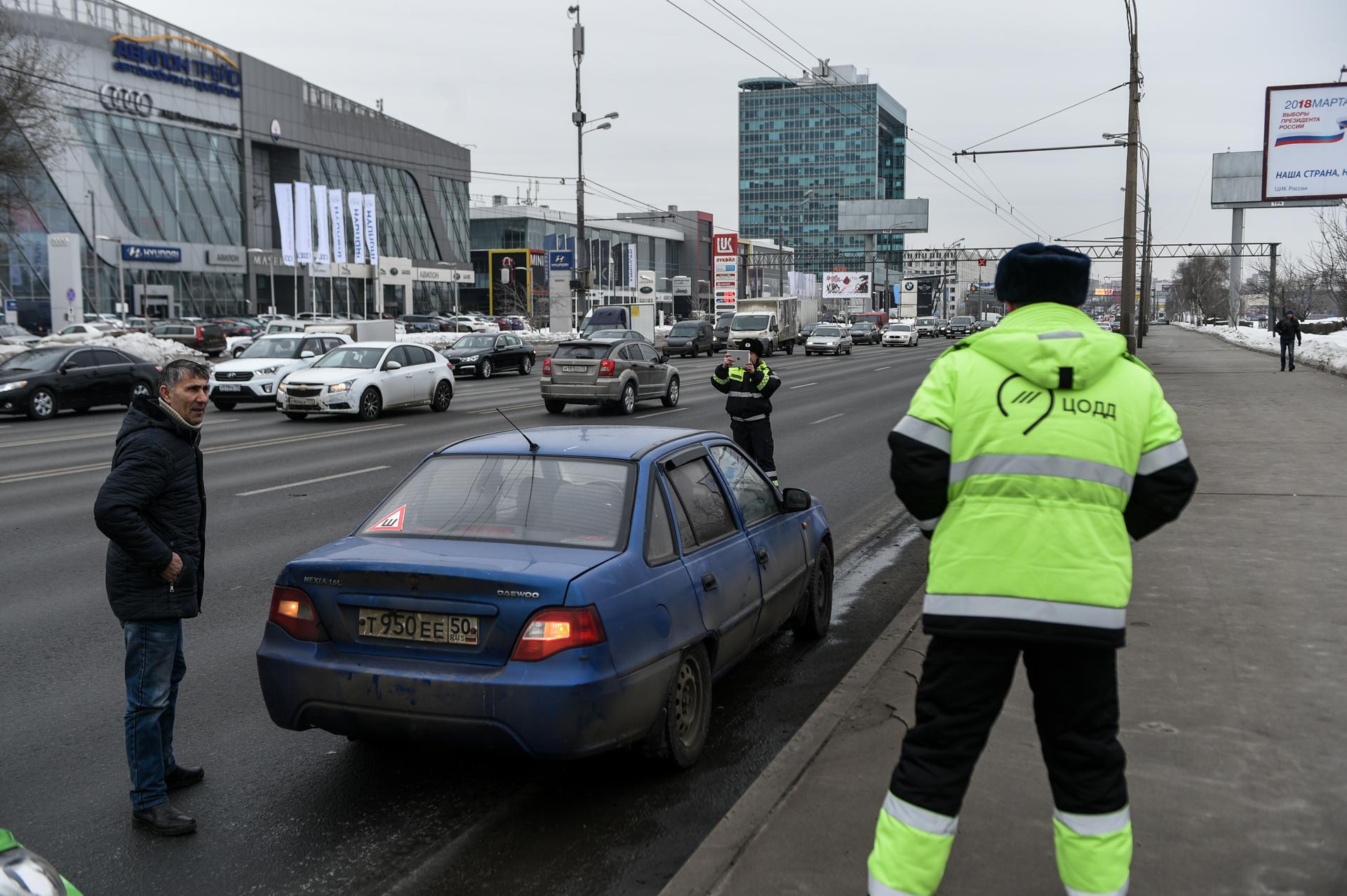 Один день с женщиной‑патрульным: буксировать грузовики и участвовать в  мотогонках | РИАМО | РИАМО