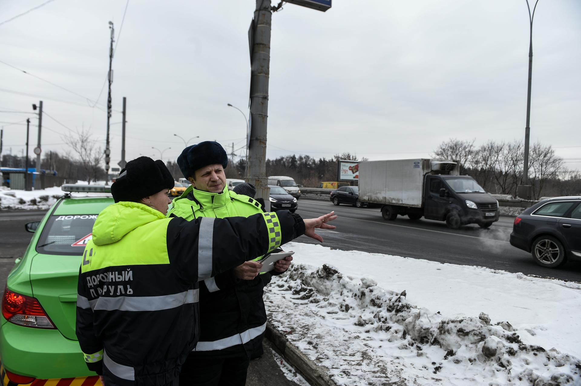 Один день с женщиной‑патрульным: буксировать грузовики и участвовать в  мотогонках | РИАМО | РИАМО