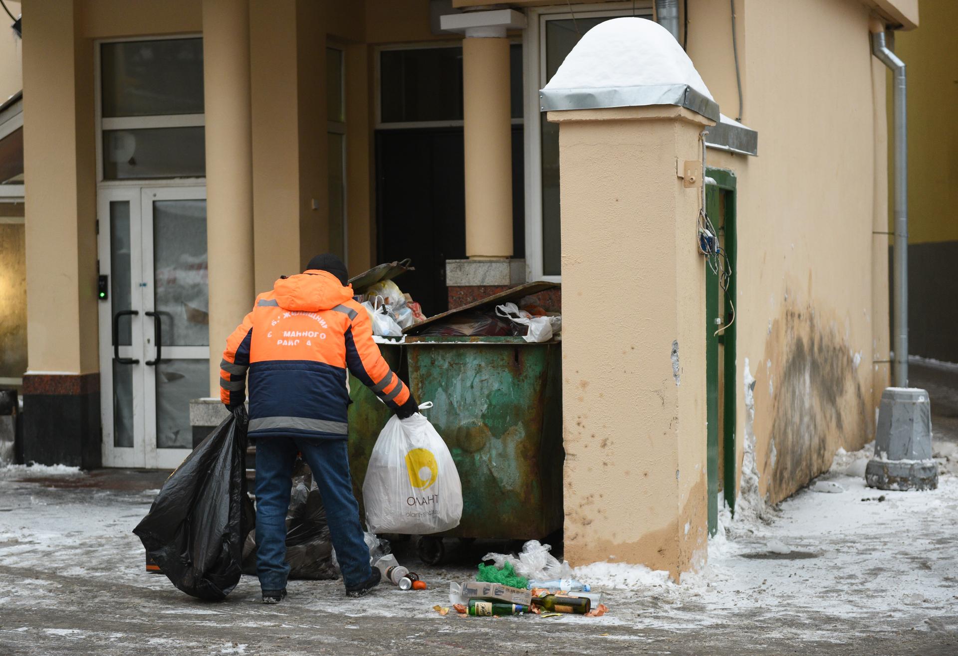 Заварить нельзя оставить: готовы ли москвичи отказаться от мусоропроводов |  РИАМО | РИАМО