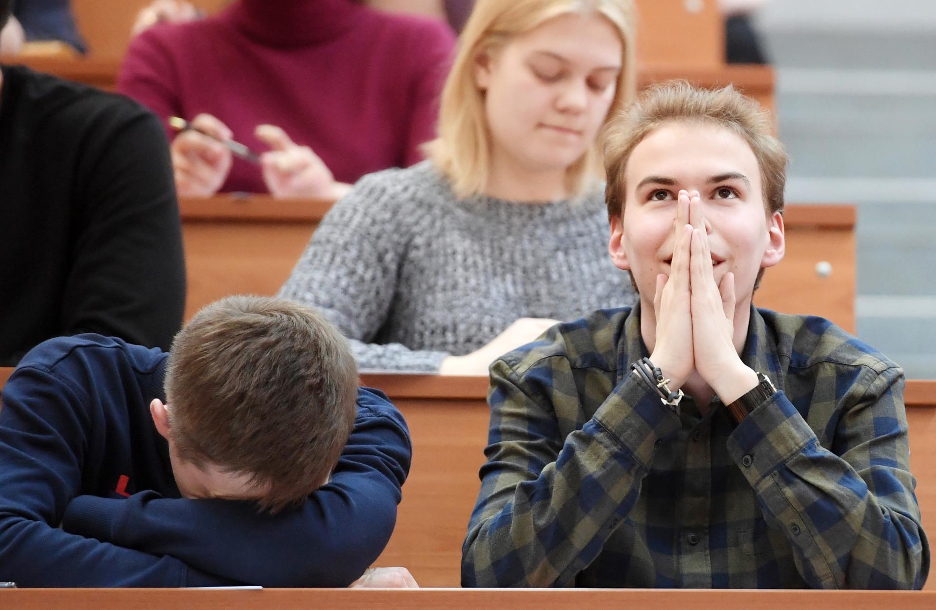 День студента в СПбУТУиЭ: ШуМим, Читаем, играем головой и принимаем поздравления!