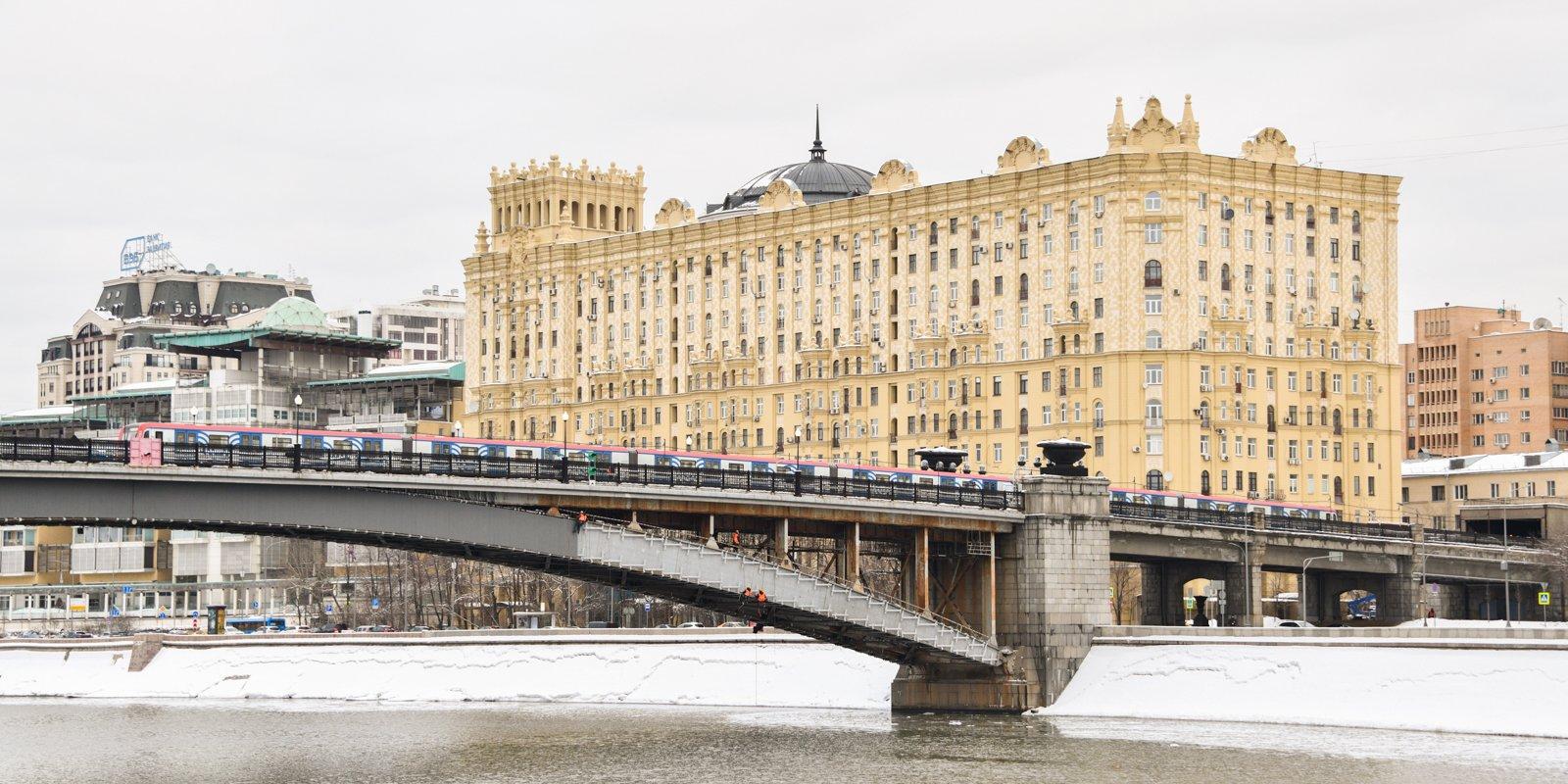 Генеральский дом на Смоленской набережной в Москве признали памятником  архитектуры | РИАМО