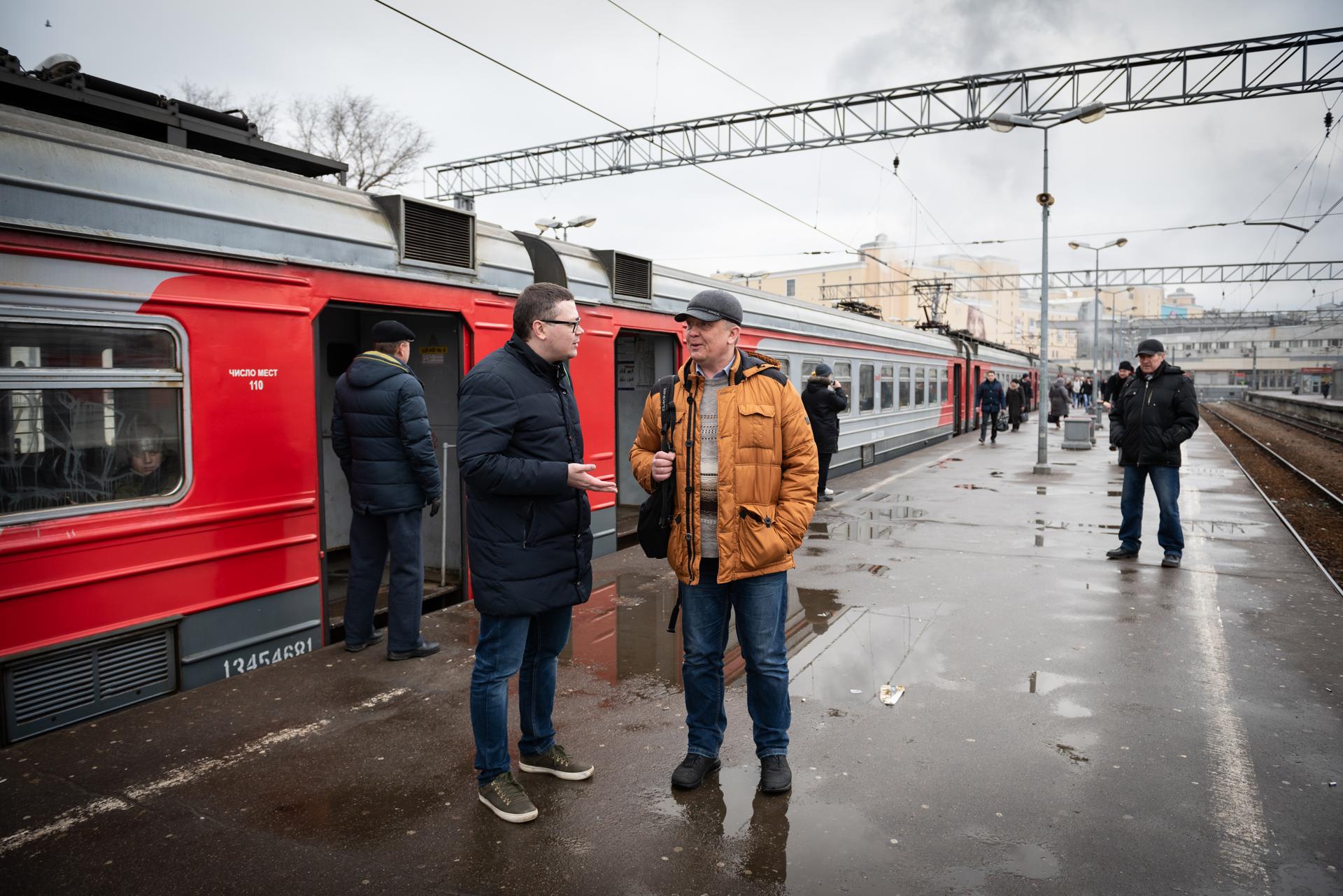 Москва – Петушки» 2019: в подмосковной электричке по следам Венички  Ерофеева | РИАМО | РИАМО