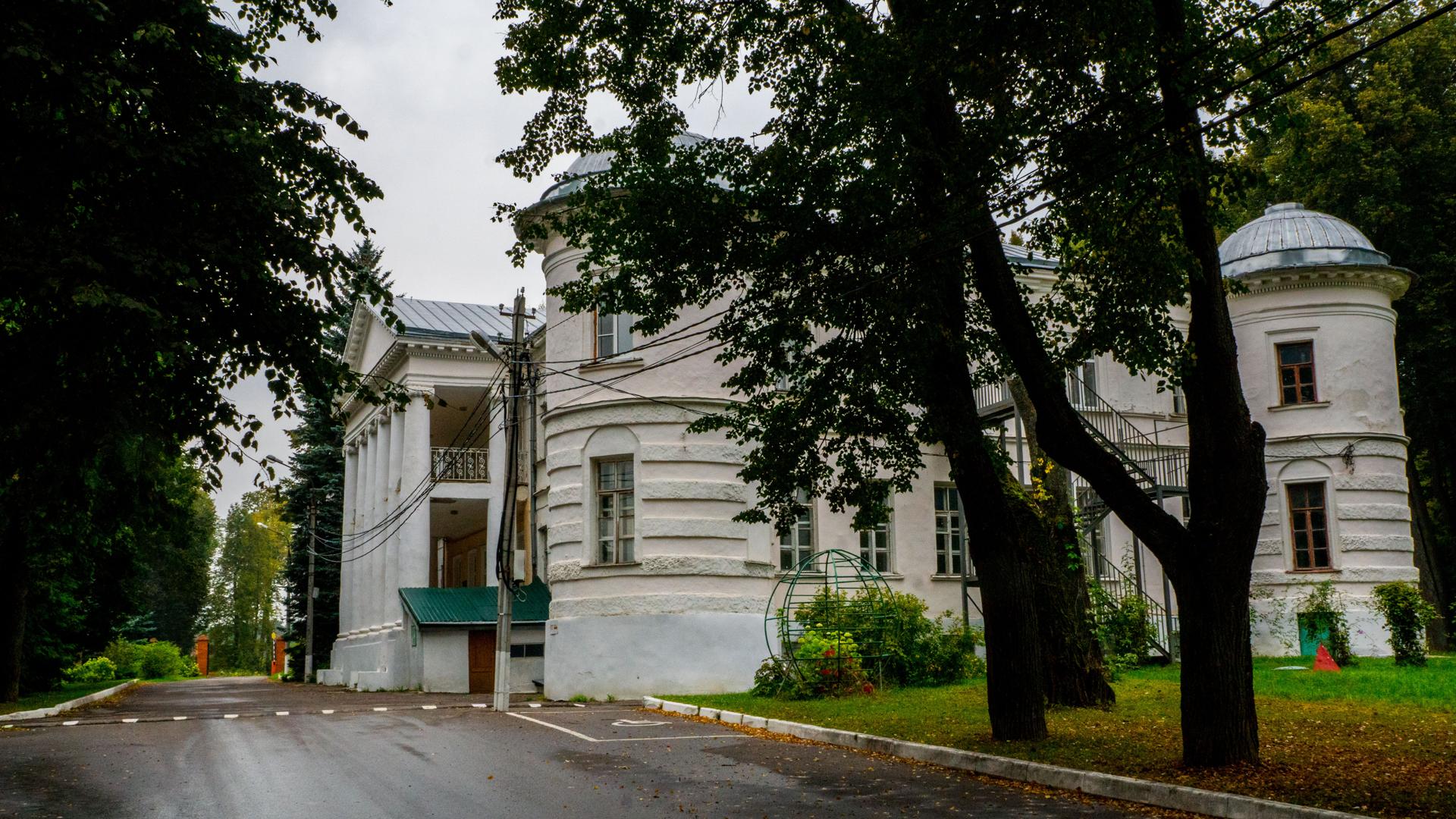 Усадьба Поливаново: дом с башнями, французский курган, известная гимназия |  РИАМО в Подольске | РИАМО в Подольске