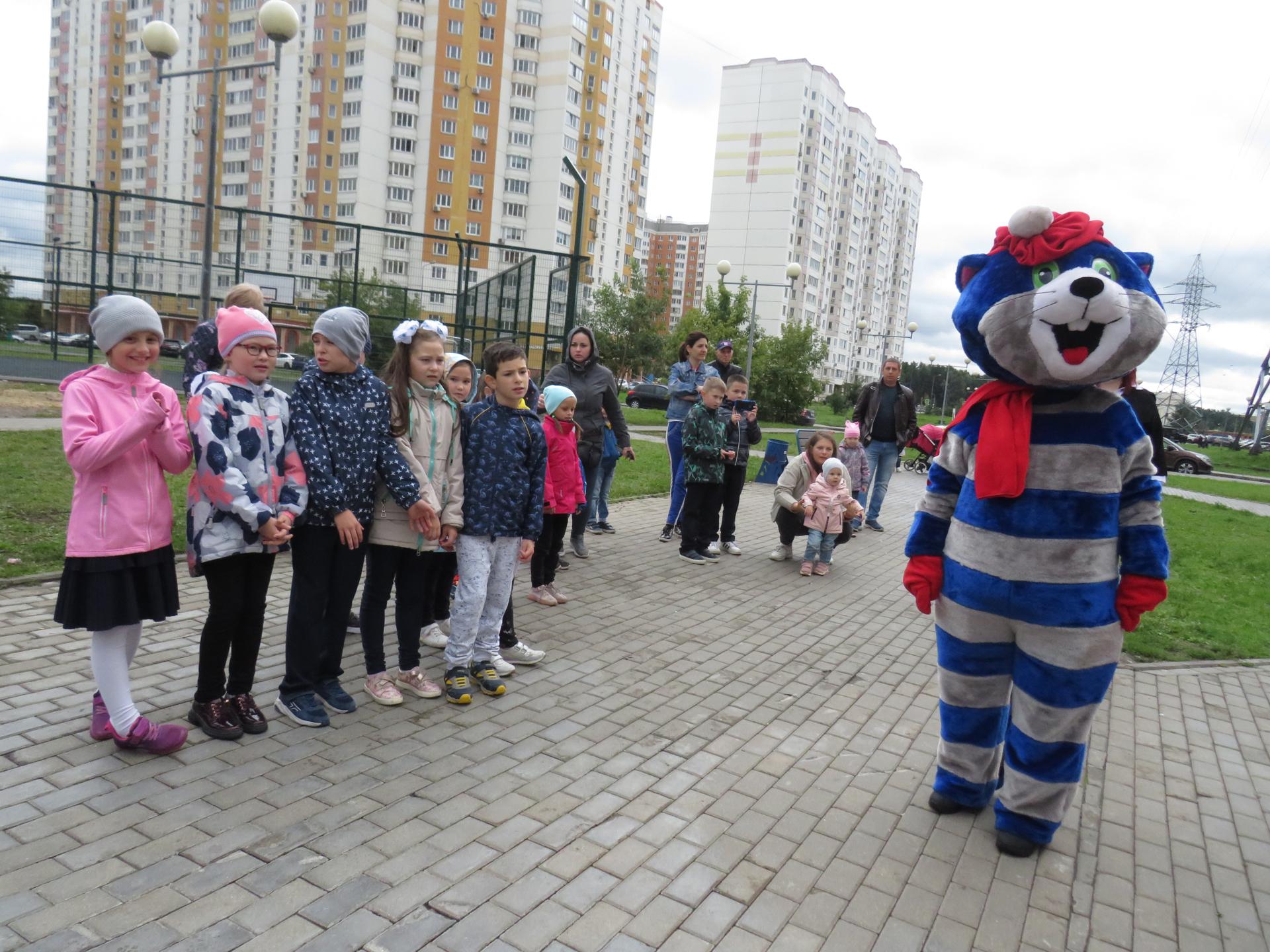 Новую детскую площадку торжественно открыли на улице Майкла Лунна в  Балашихе | РИАМО в Балашихе