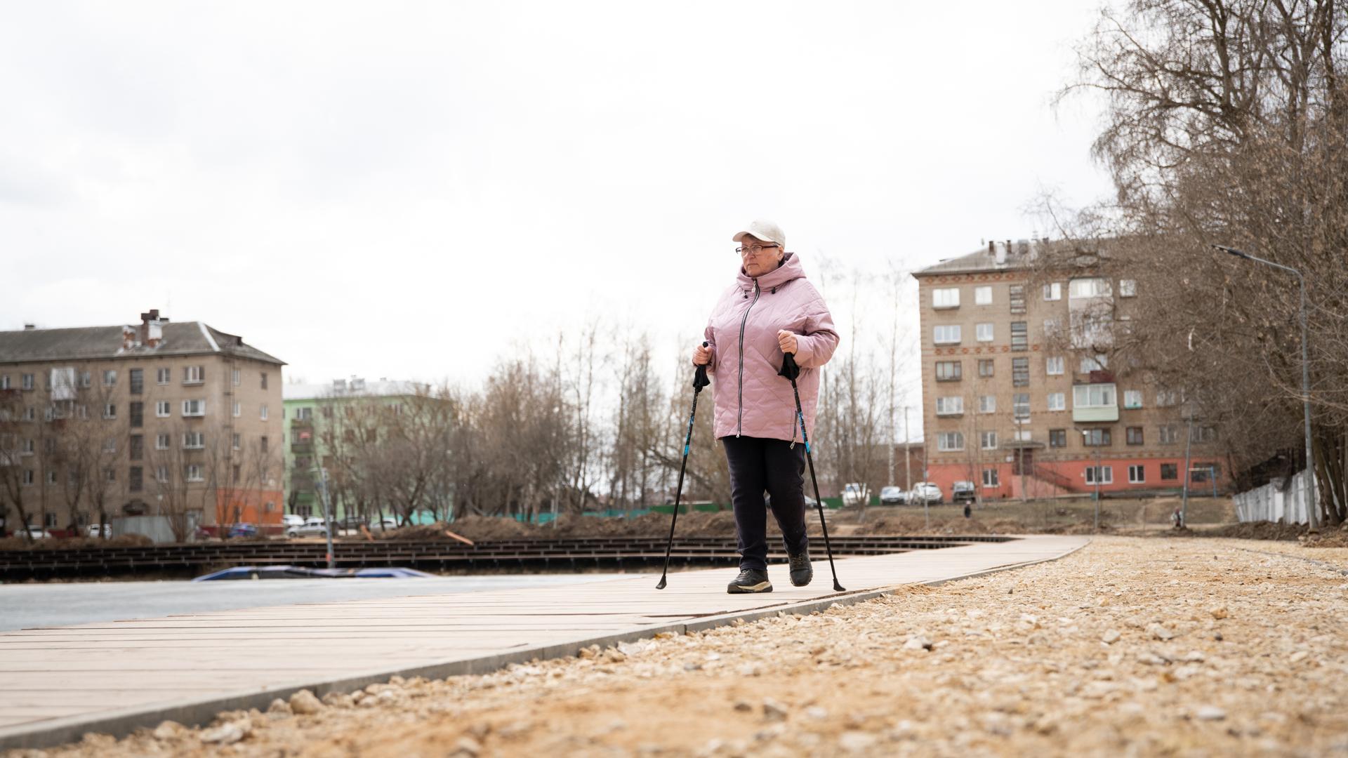 К пляжному сезону завершат основное благоустройство пруда на Инженерной  улице в Дмитрове | РИАМО